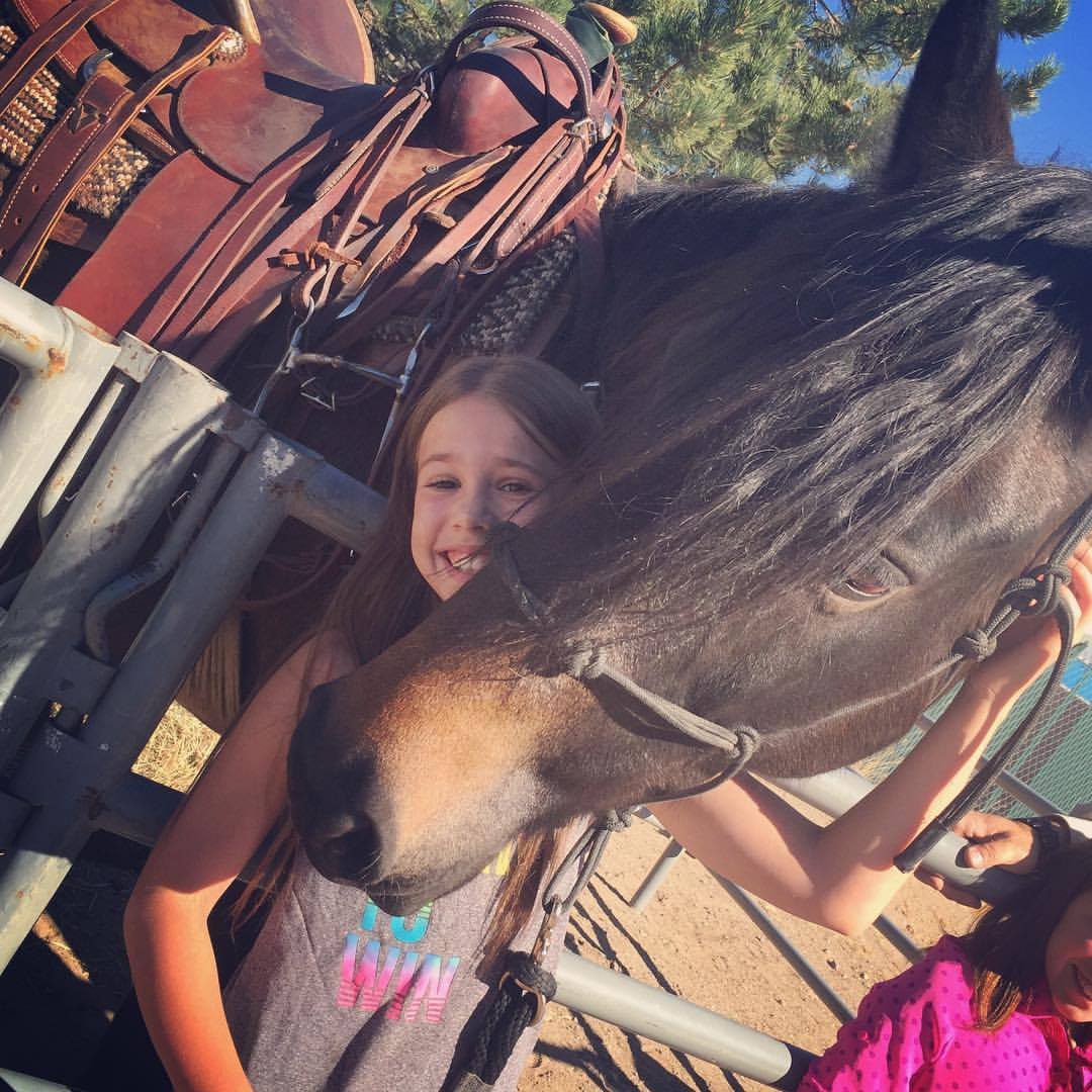 SNACS students see horses during SNACS Farm and Ranch Days!